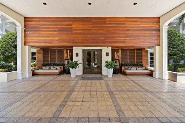 $3,945,000 | 155 South Ocean Avenue, Unit 502, Palm Beach Shores, FL 33404