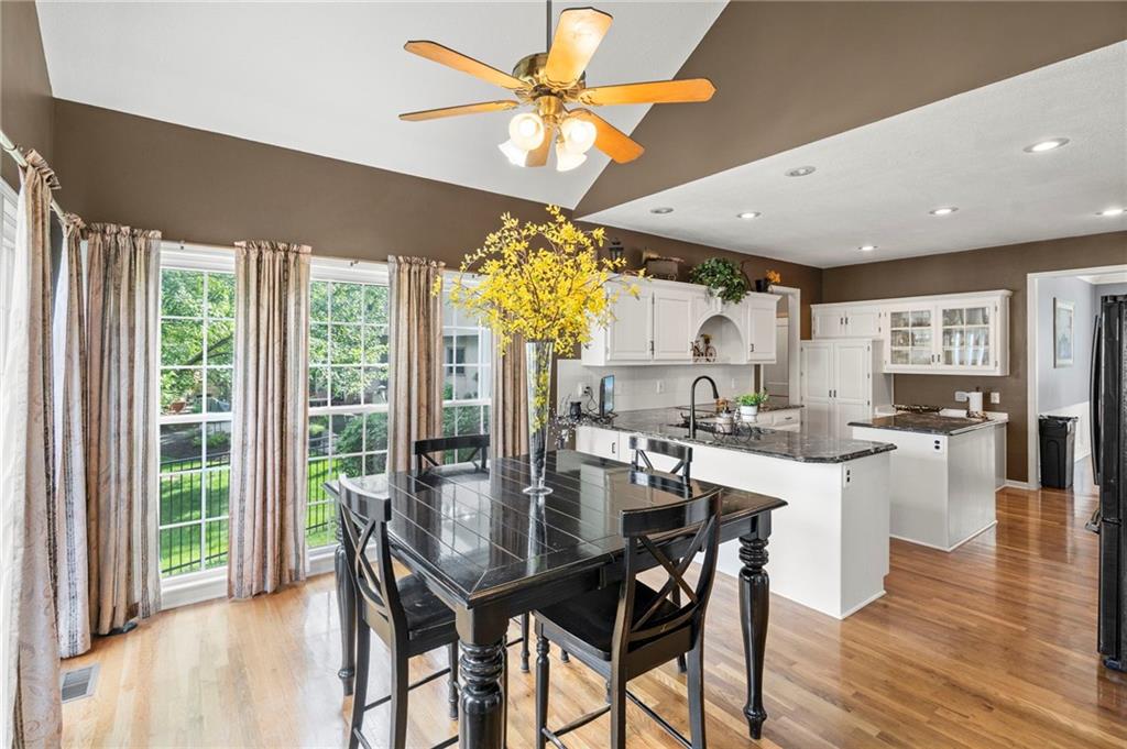 12811 Reeder Street Overland Park, KS 66213 - Photo 12 of 53
