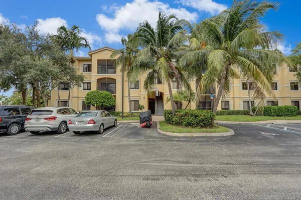 $2,695 | 2725 Anzio Court, Unit 202, Palm Beach Gardens, FL 33410