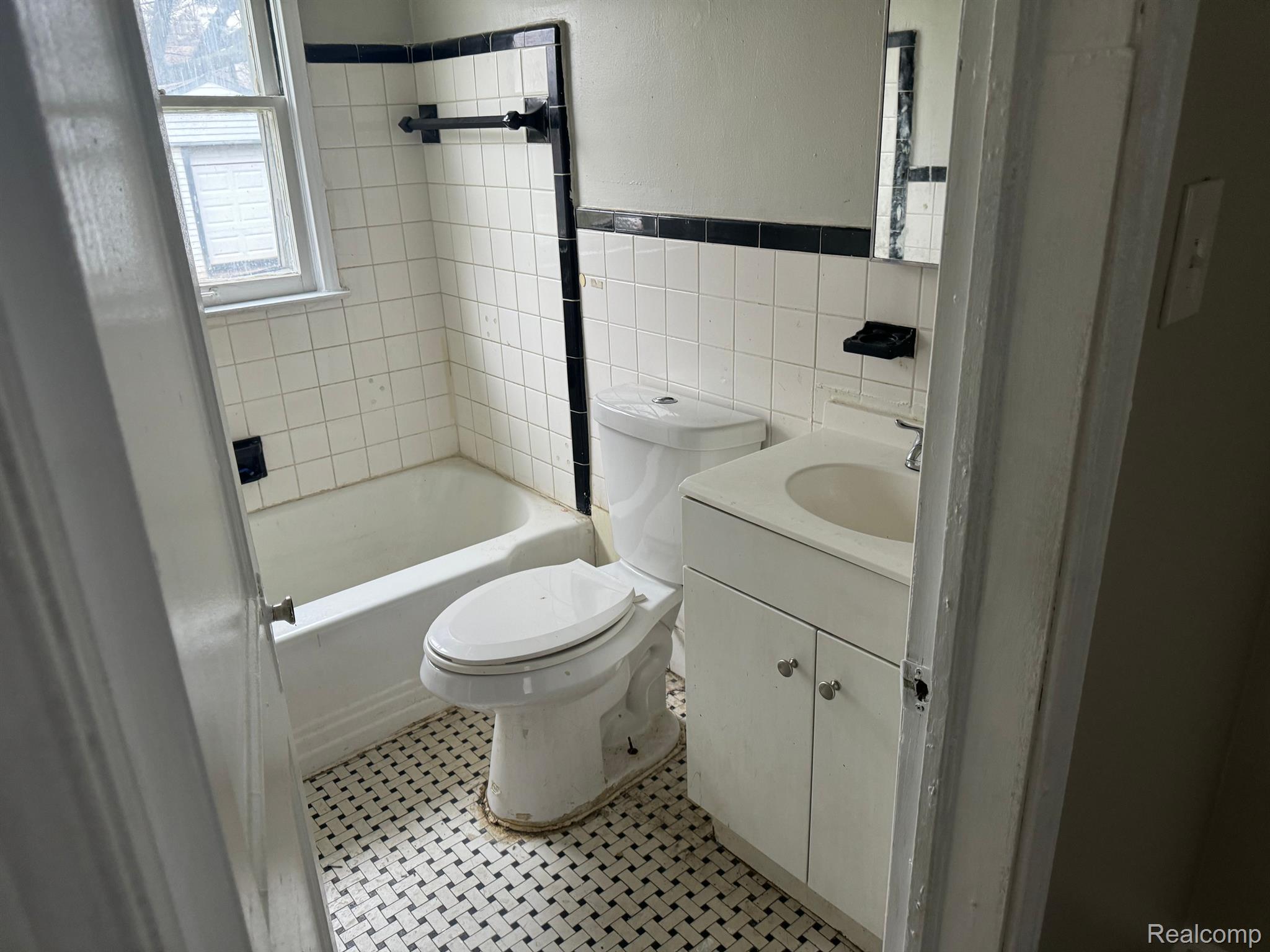 11901 Roxbury Street Detroit, MI 48224 - Photo 8 of 12 Gallery Image 8