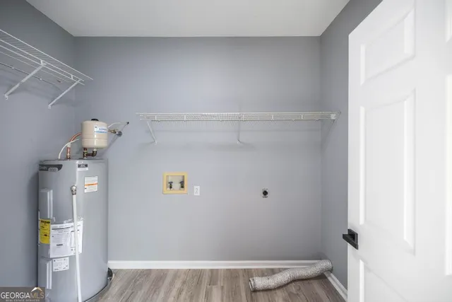 a view of utility room