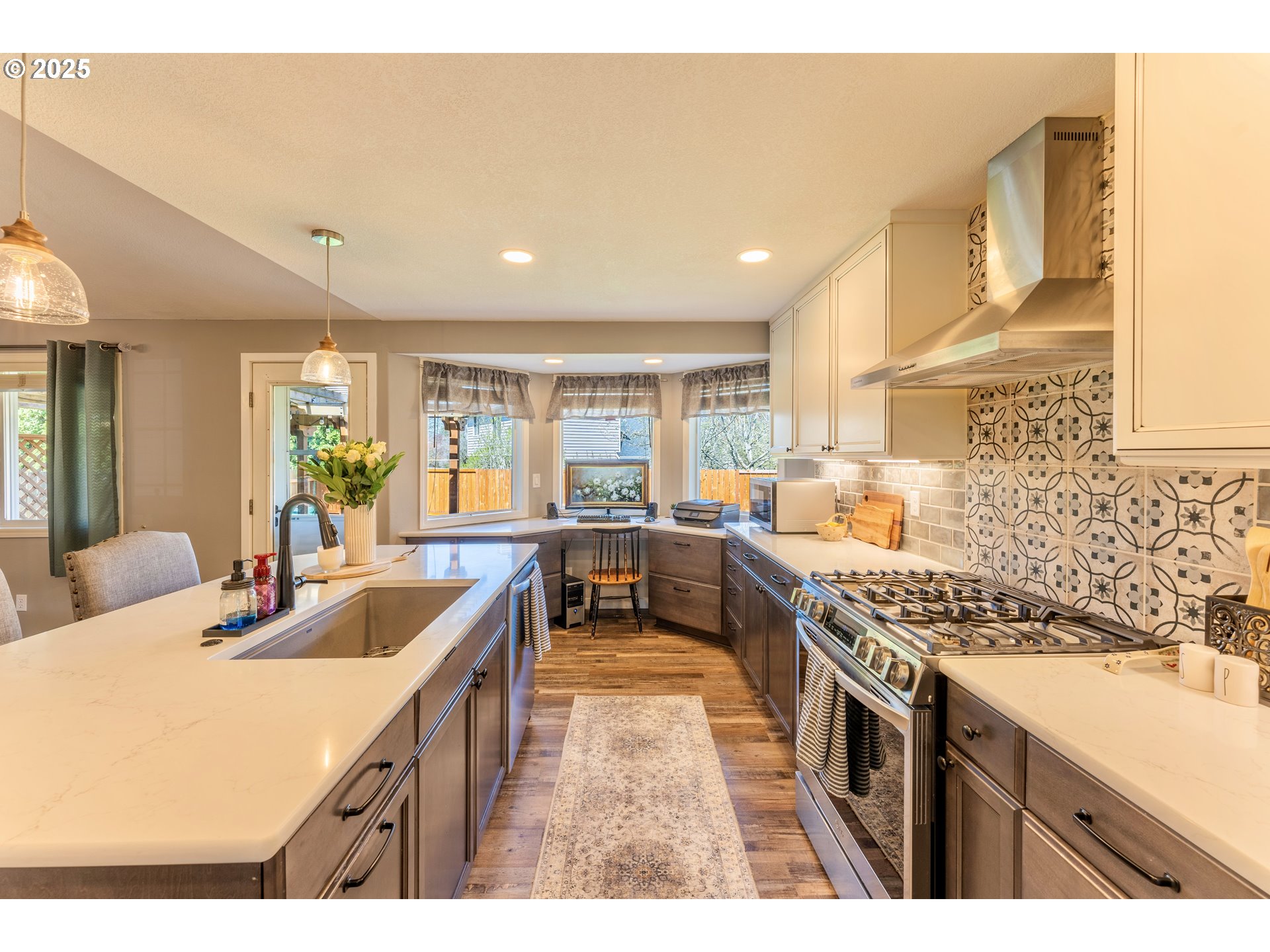 3983 Southeast 30th Street Gresham, OR 97080 - Photo 10 of 34 a kitchen with counter top space a sink and appliances