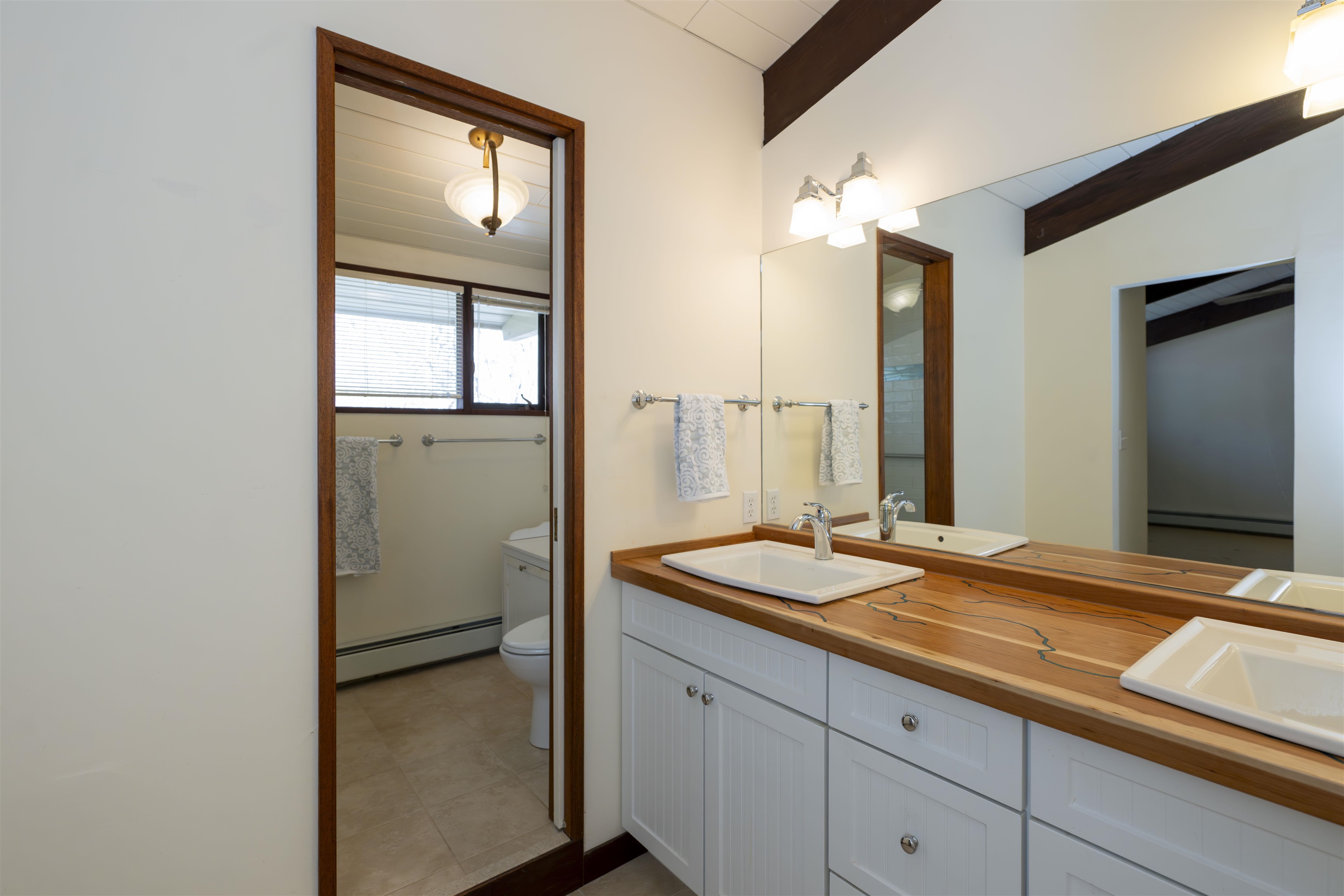 1877 Willard Road Hartford, VT 05059 - Photo 27 of 46