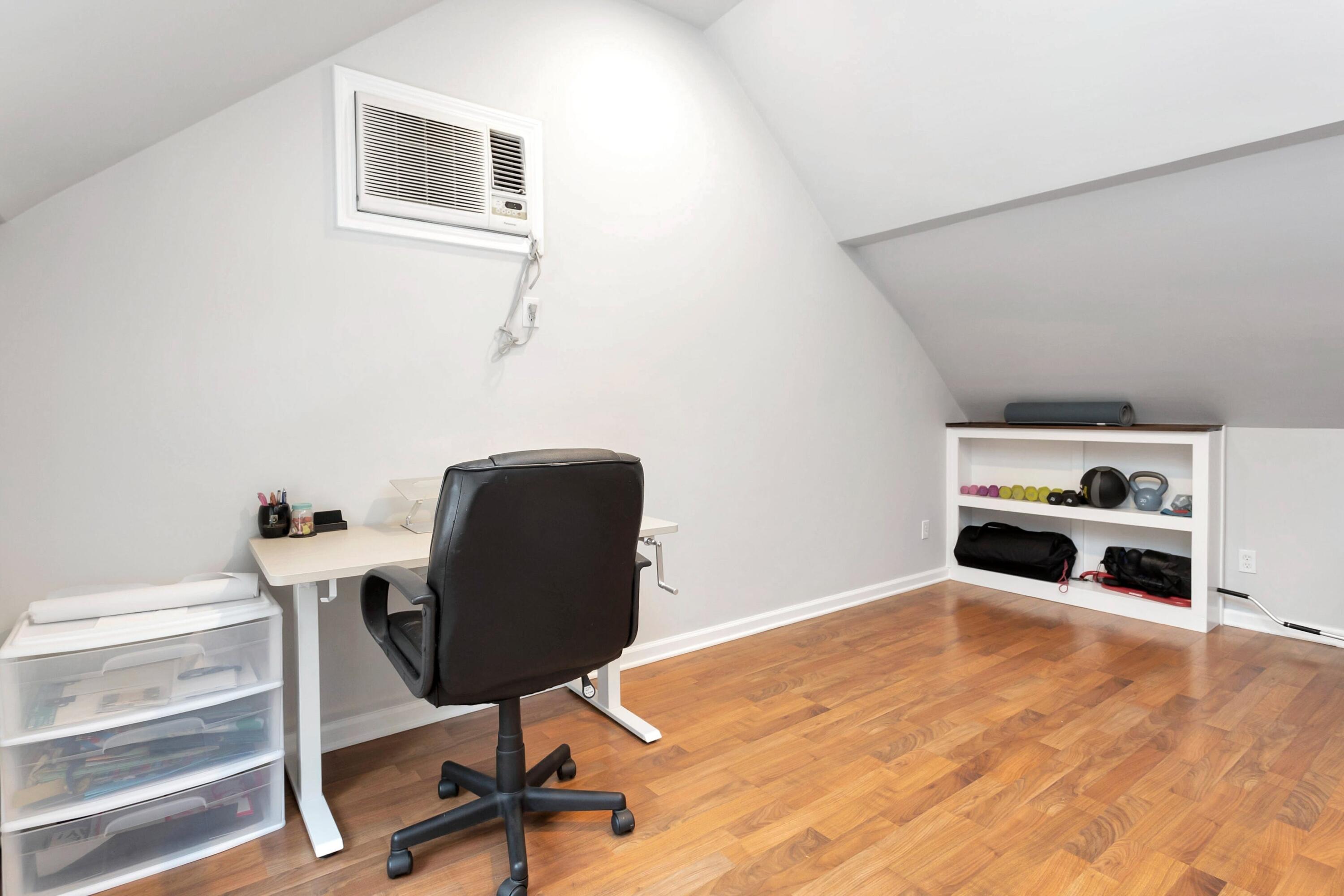 2 Red Barn Road Darien, CT 06820 - Photo 24 of 38 a living room with furniture
