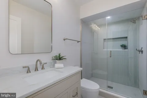 $2,500,000 | 6301 Phyllis Lane, Bethesda, MD 20817