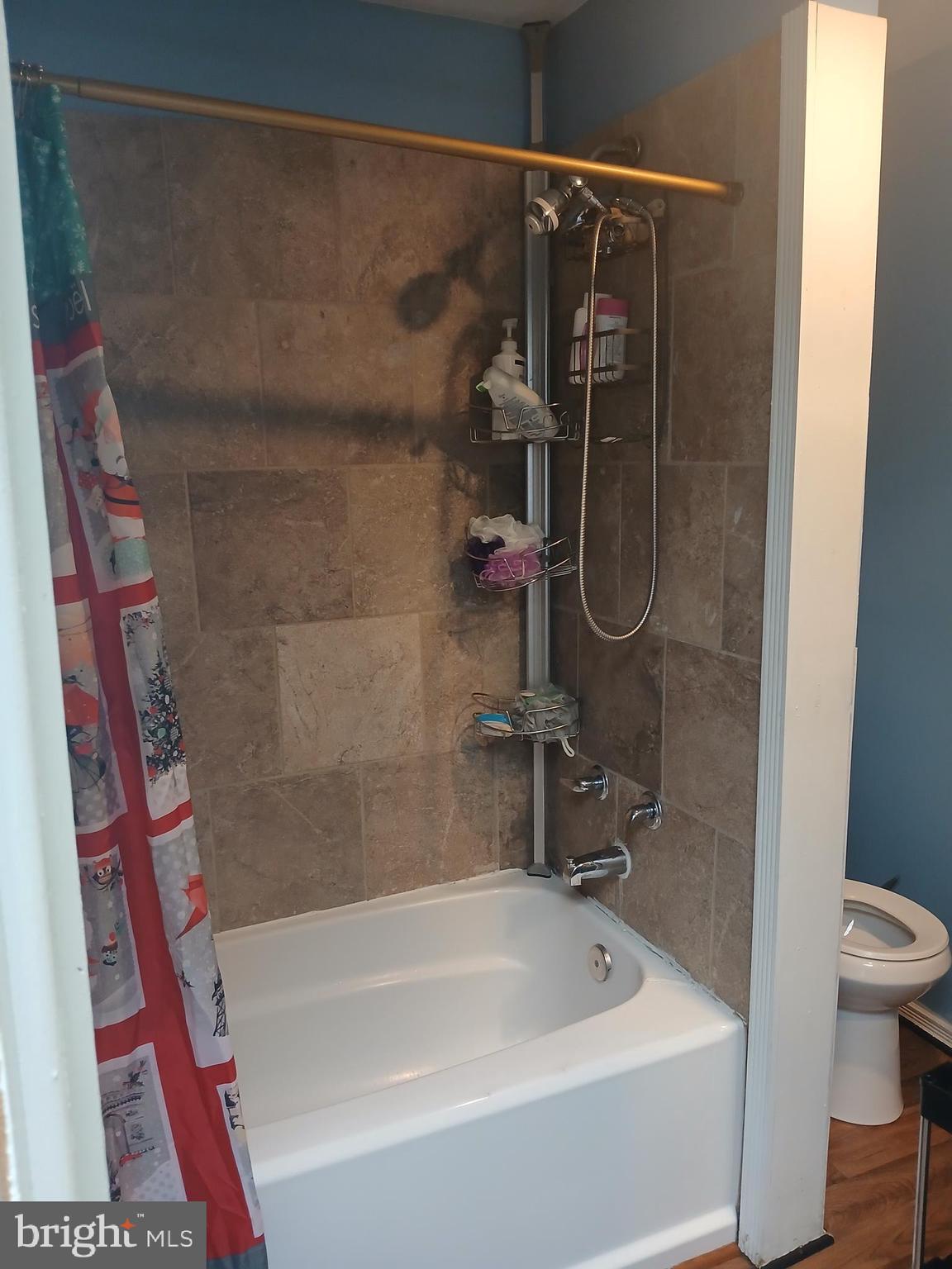 1812 North Chapel Street Baltimore, MD 21213 - Photo 3 of 12 Bathroom