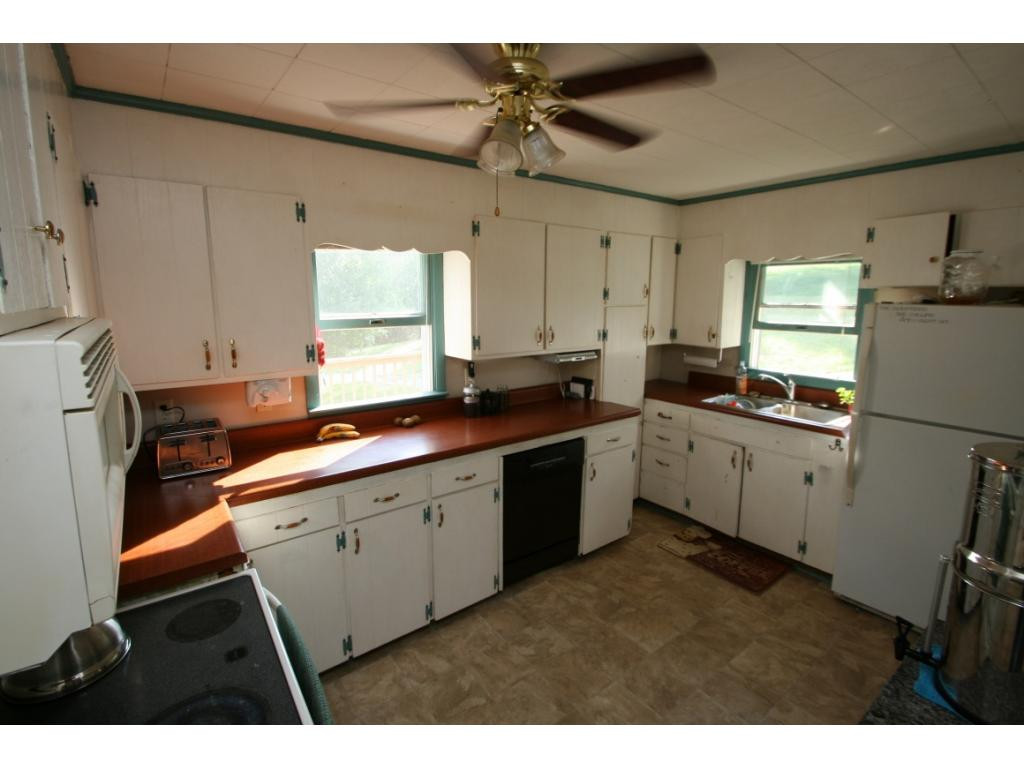 400 Corby Bridge Road Limestone, TN 37681 - Photo 7 of 24 Kitchen