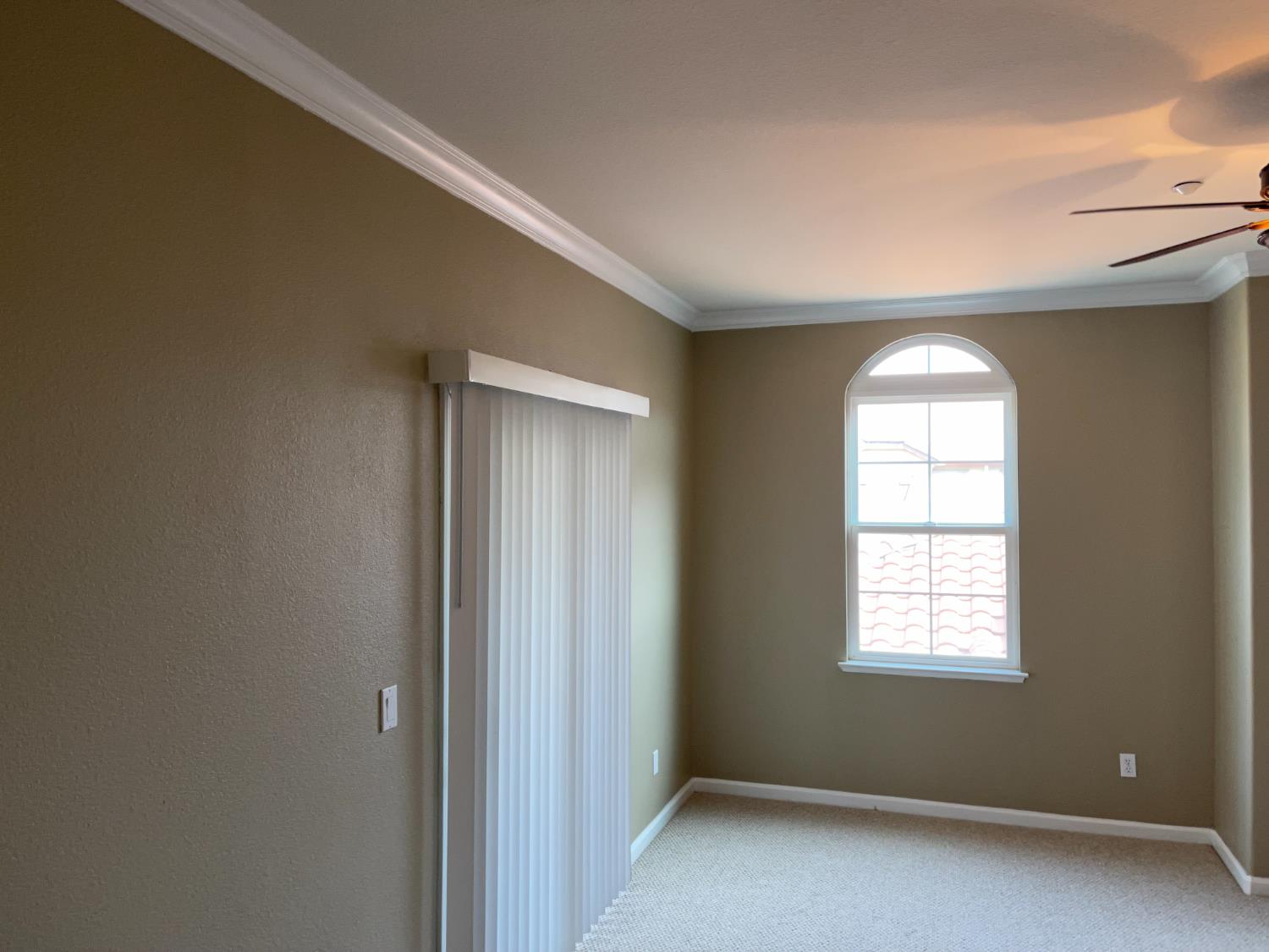 72 South Rio Rapido Drive Tracy, CA 95391 - Photo 11 of 24 an empty room with windows and closet
