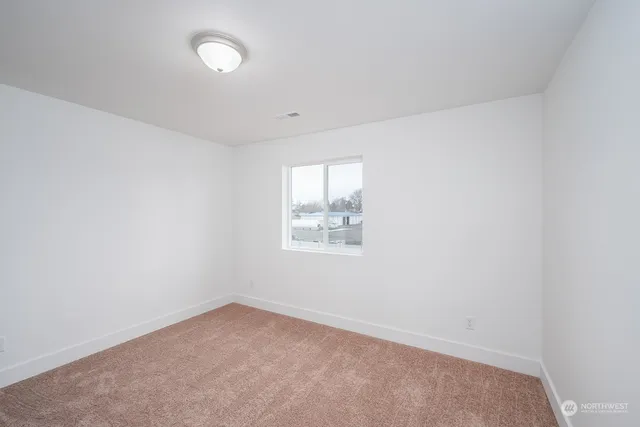 $589,000 | 613-615 South Pine Avenue, Warden, WA 98857