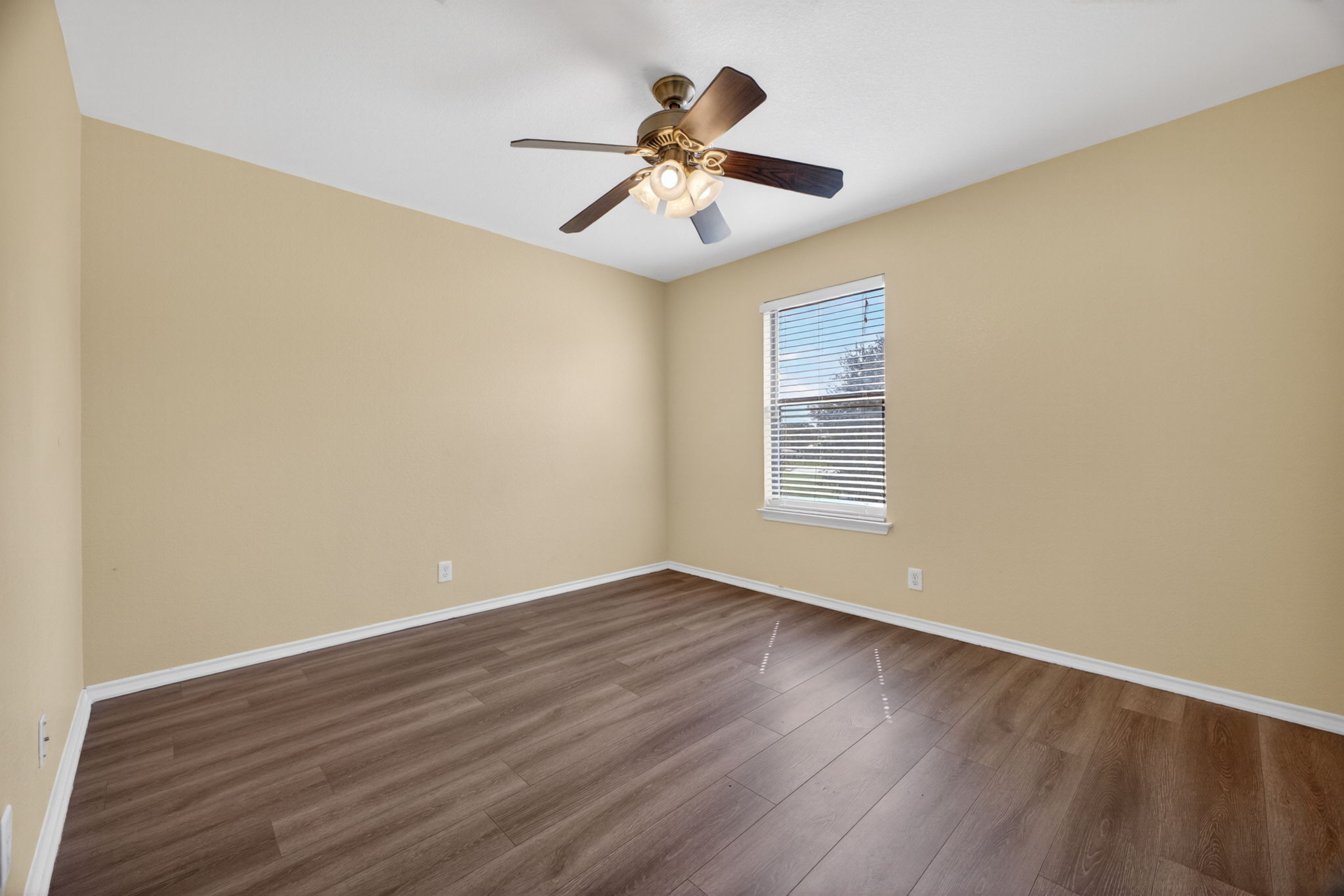 8813 Wiley Way Austin, TX 78747 - Photo 29 of 39 Third bedroom
