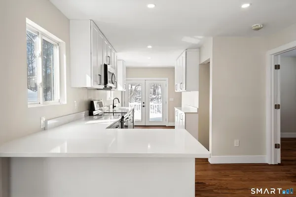 $575,000 | 6 Juniper Ridge Drive, Danbury, CT 06811