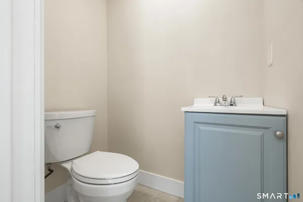 $575,000 | 6 Juniper Ridge Drive, Danbury, CT 06811