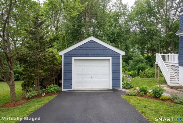 $575,000 | 6 Juniper Ridge Drive, Danbury, CT 06811