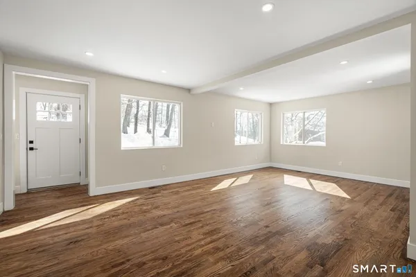 $575,000 | 6 Juniper Ridge Drive, Danbury, CT 06811