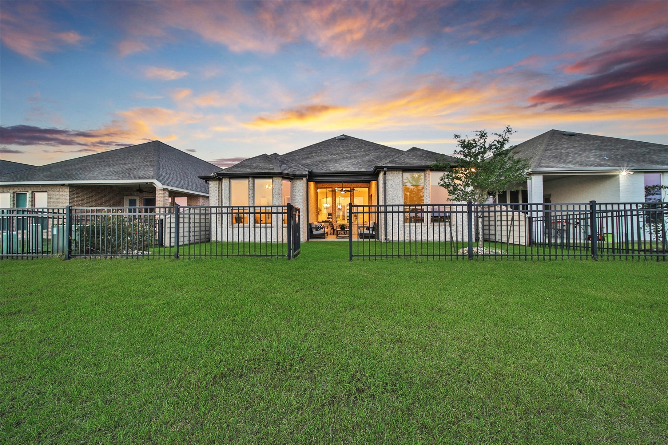 2554 Forbidden Fig Row Manvel, TX 77578 - Photo 37 of 43