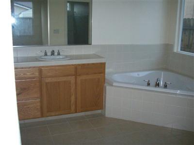 2009 East Duff Avenue Reedley, CA 93654 - Photo 4 of 4 Gallery Image 4