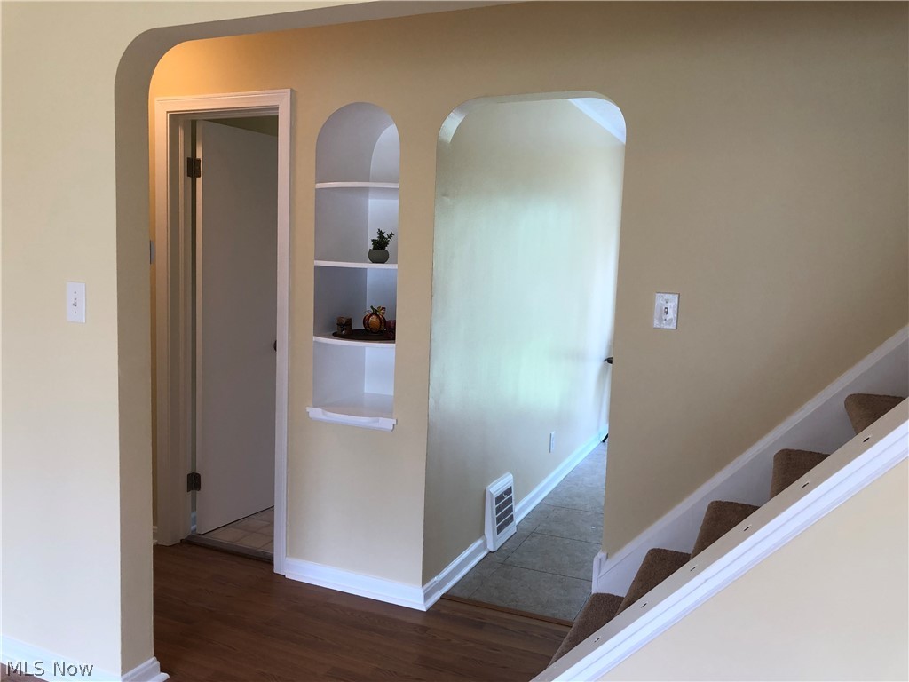 1582 Lander Road Cleveland, OH 44124 - Photo 16 of 32