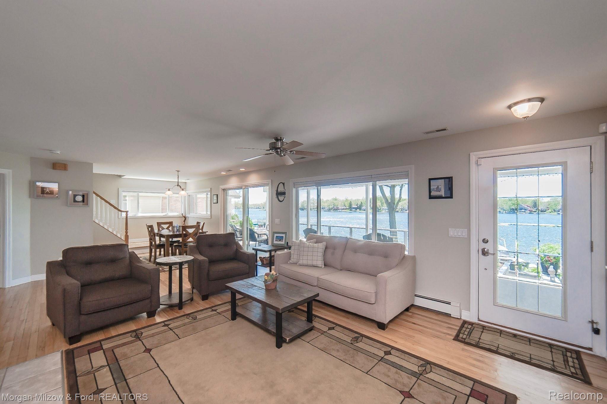 3001 Lansdowne Road Waterford, MI 48329 - Photo 8 of 59 GREAT ROOM- STUNNING LAKE VIEWS