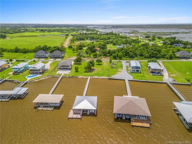 $129,000 | 180 Cooper Ann Lane, Hackberry, LA 70645