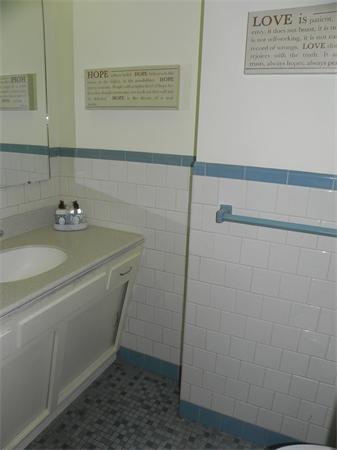 17 Puritan Road Wenham, MA 01984 - Photo 21 of 29 Gallery Image 21