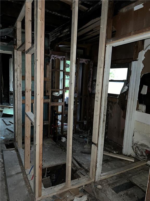 1150 Goettmann Street Pittsburgh, PA 15212 - Photo 15 of 49 a view of living room