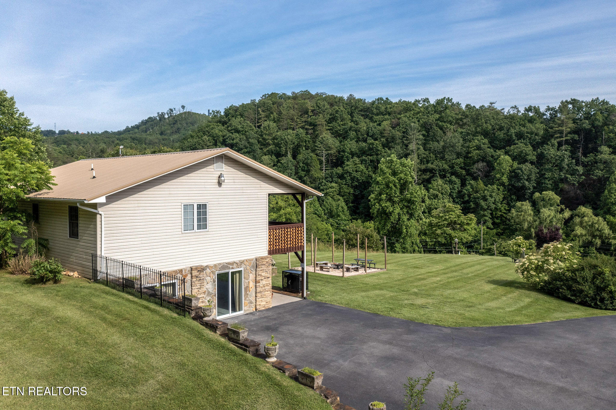 1315 McCarter Hollow Road Sevierville, TN 37862 - Photo 32 of 32 32-32_HIlltopHaven
