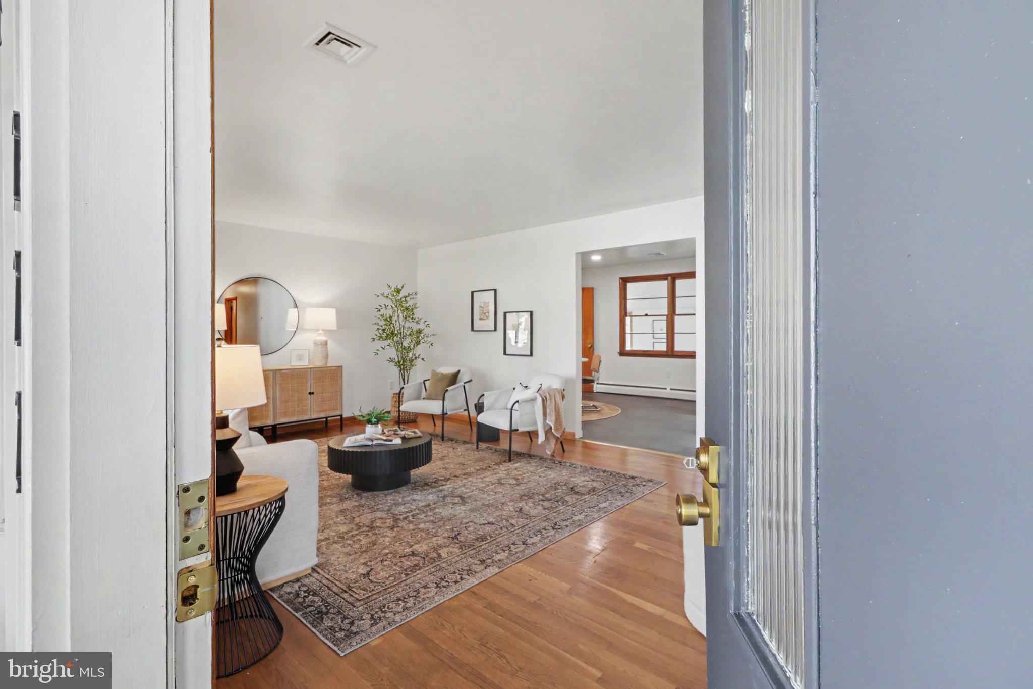 222 Robin Road Hershey, PA 17033 - Photo 4 of 35