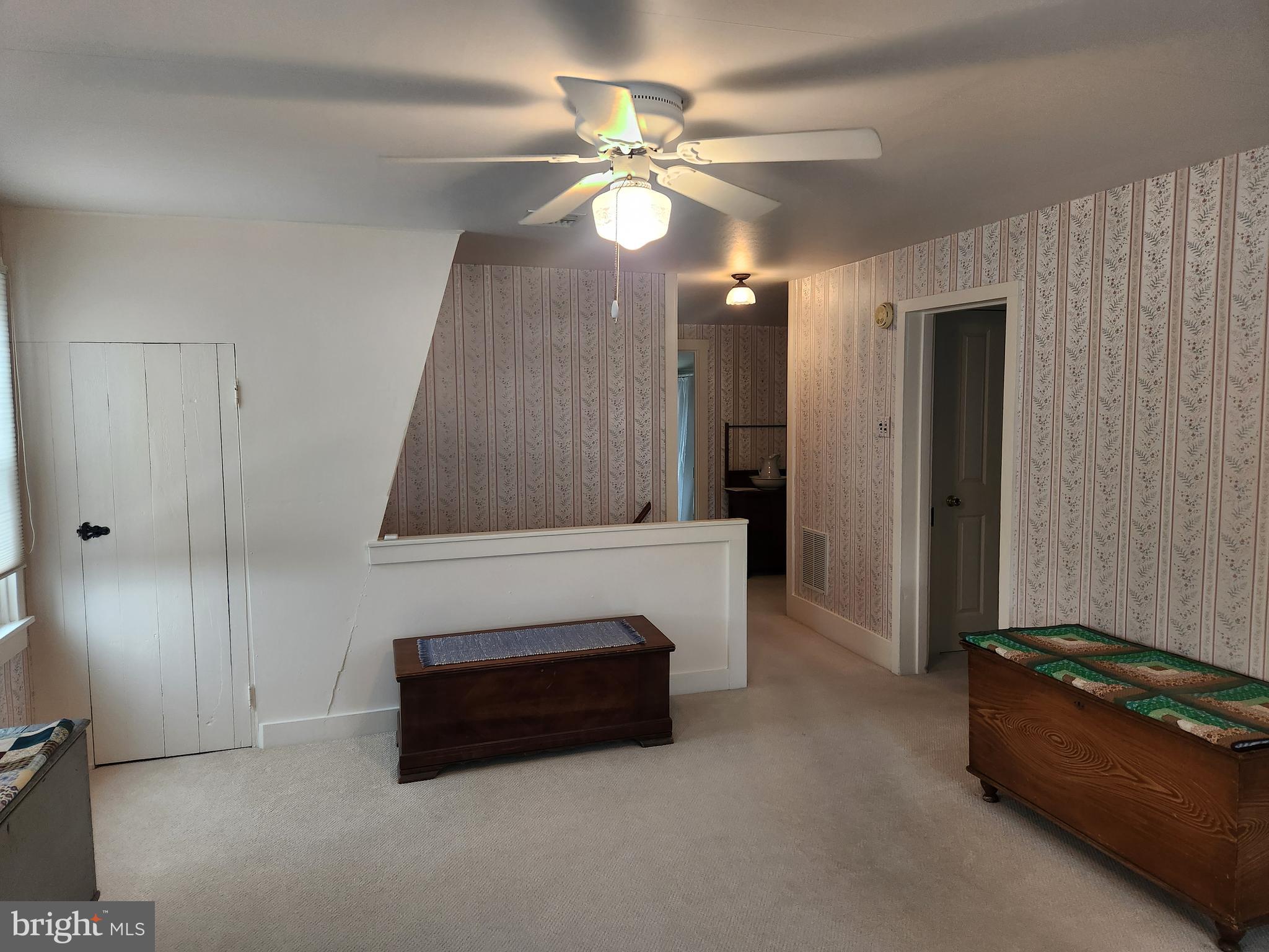123 North 11th Street Akron, PA 17501 - Photo 20 of 43 a living room with furniture and a ceiling fan