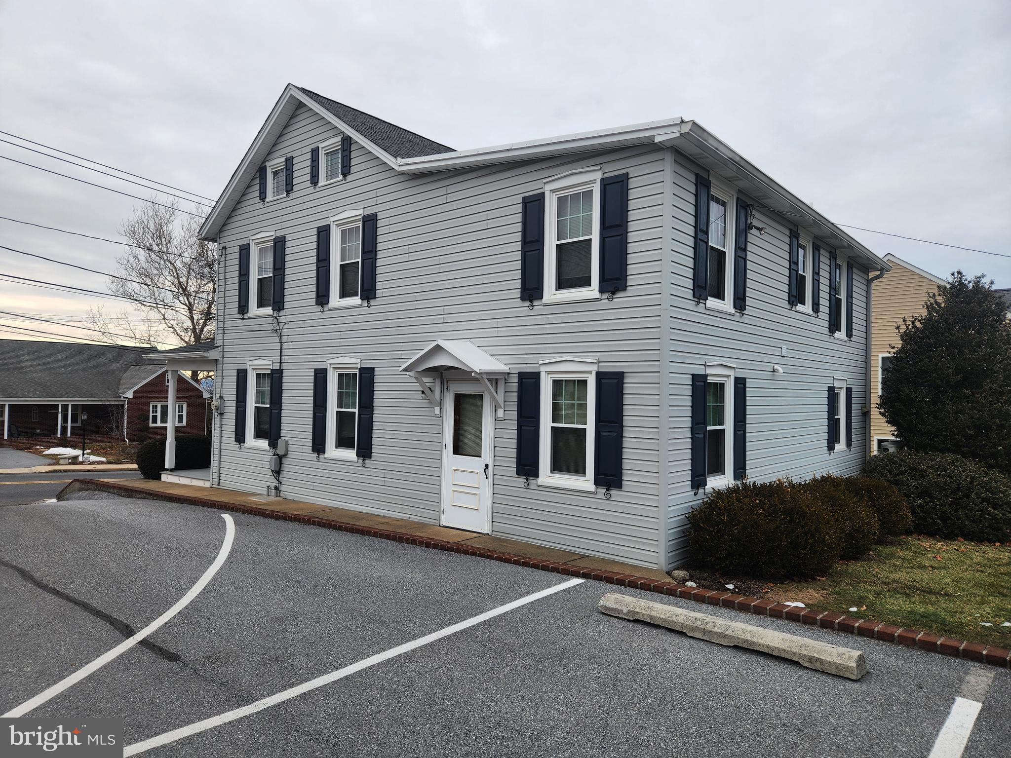 123 North 11th Street Akron, PA 17501 - Photo 4 of 43 a house view