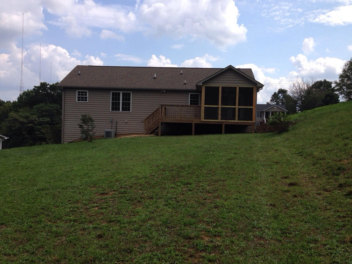 711 North Mill Road Salem, VA 24153 - Photo 20 of 36 Backyard
