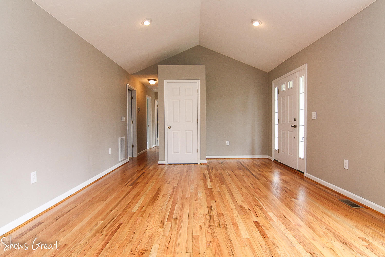 711 North Mill Road Salem, VA 24153 - Photo 5 of 36 Great Room (2)