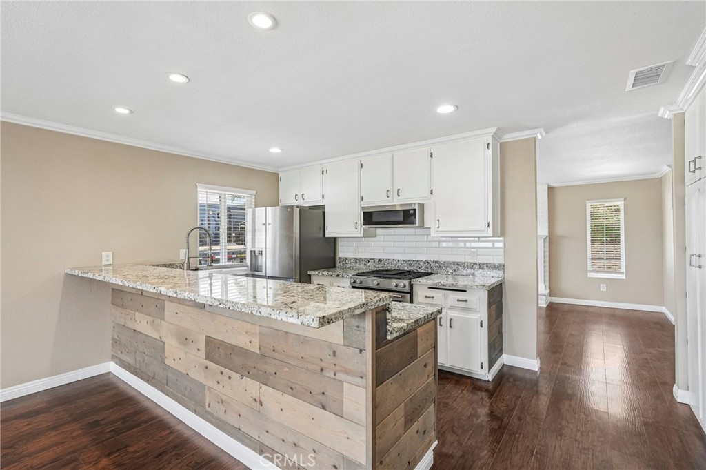 14342 Laurel Drive Riverside, CA 92503 - Photo 13 of 45 Gallery Image 13