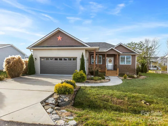 $444,000 | 371 Beechnut Drive, Hendersonville, NC 28739