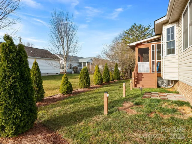 $444,000 | 371 Beechnut Drive, Hendersonville, NC 28739