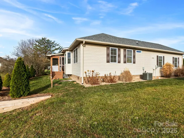 $444,000 | 371 Beechnut Drive, Hendersonville, NC 28739