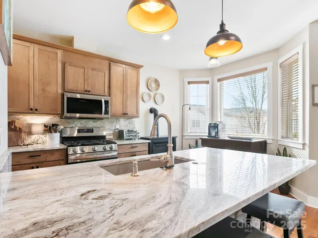 $444,000 | 371 Beechnut Drive, Hendersonville, NC 28739