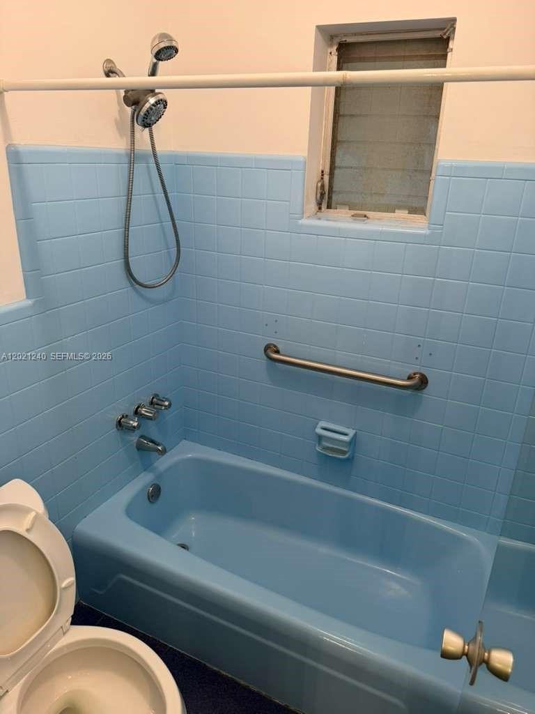5127 Alton Road Miami Beach, FL 33140 - Photo 10 of 13