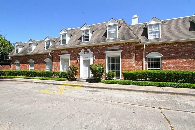 front view of house with a yard