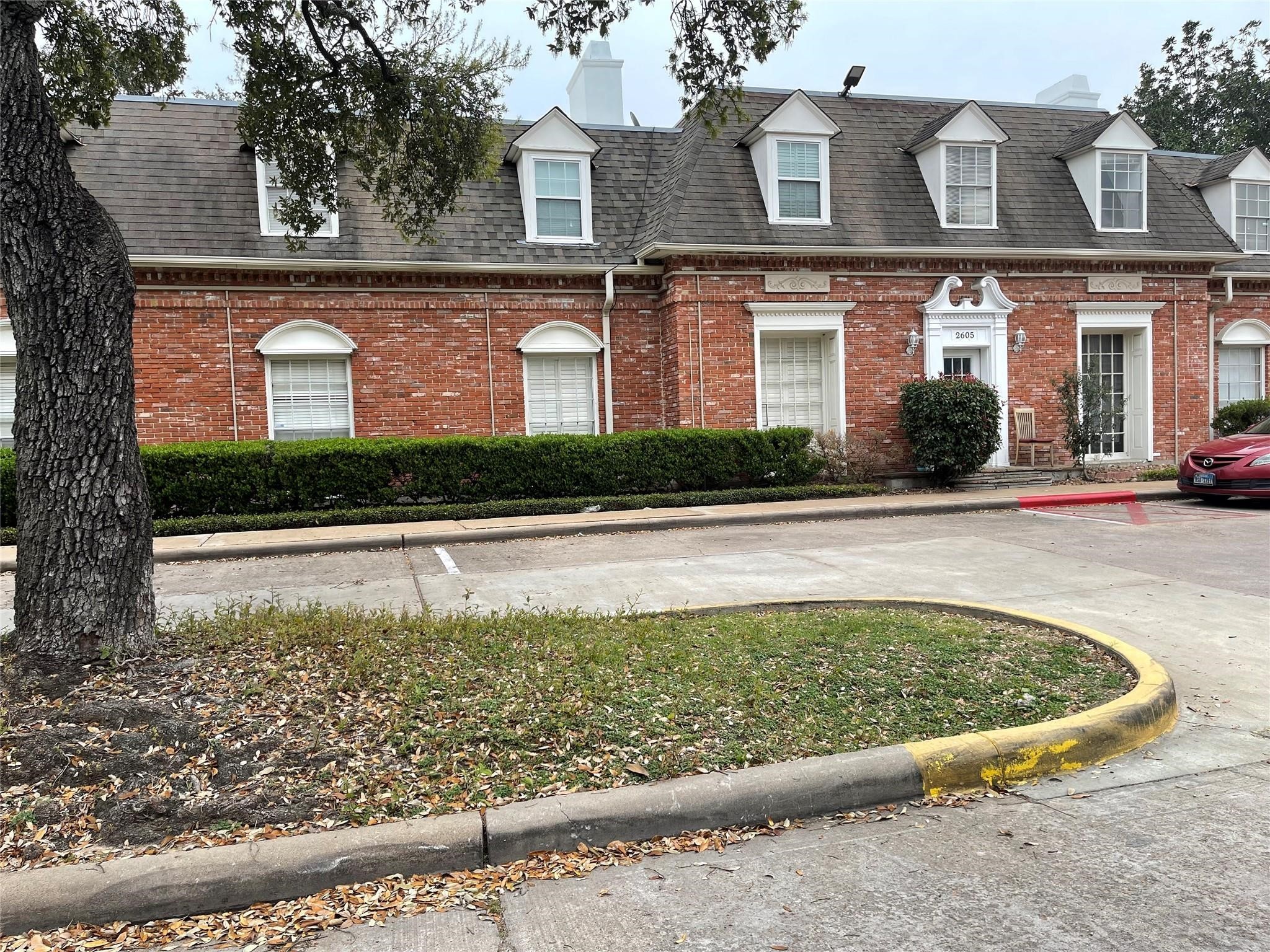 2605 Marilee Lane, Unit 2 Houston, TX 77057 - Photo 13 of 13 a view of a house with a swimming pool