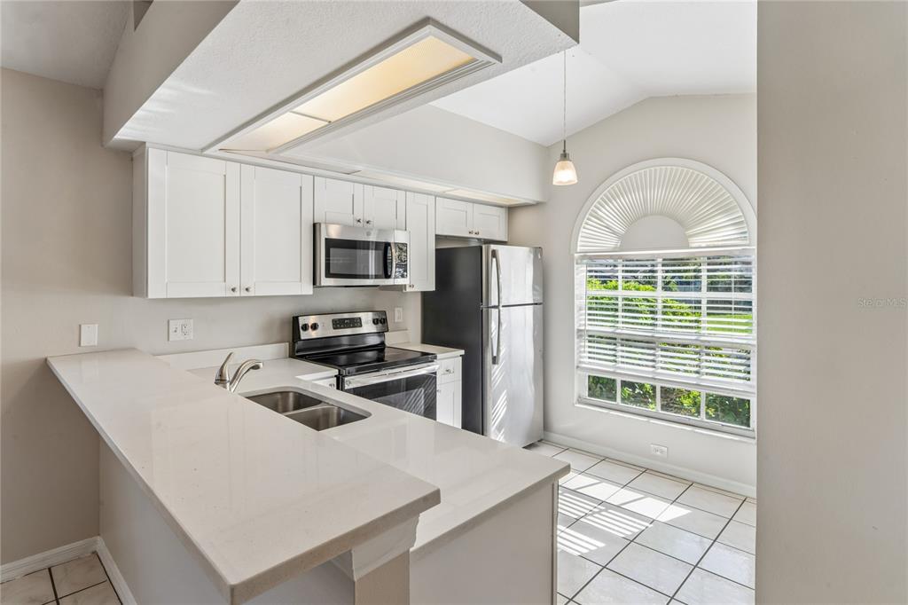652 Sand Ridge Drive Valrico, FL 33594 - Photo 6 of 25 Gallery Image 6