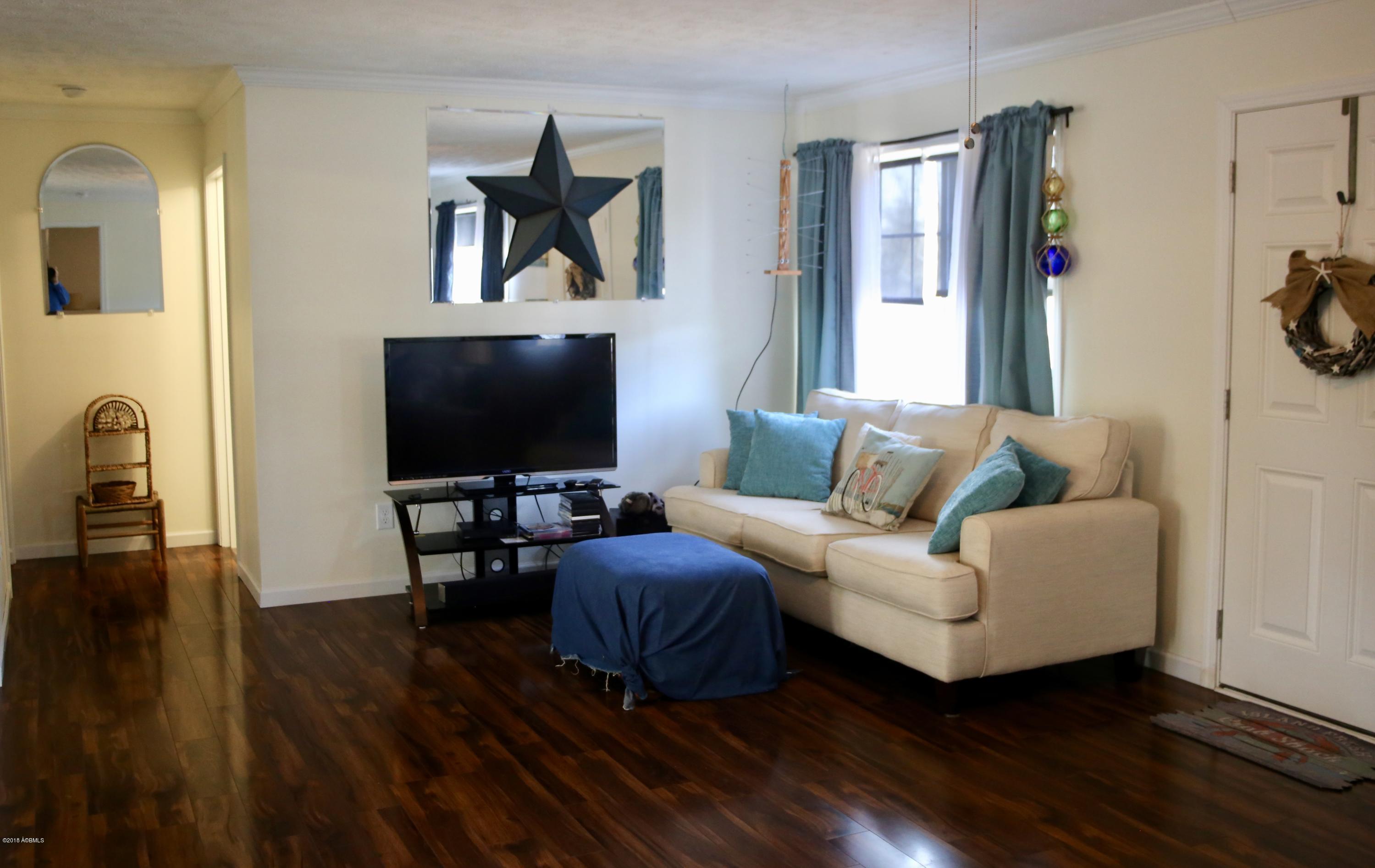 9 View Point Circle St. Helena Island, SC 29920 - Photo 12 of 36 Living Room Left side