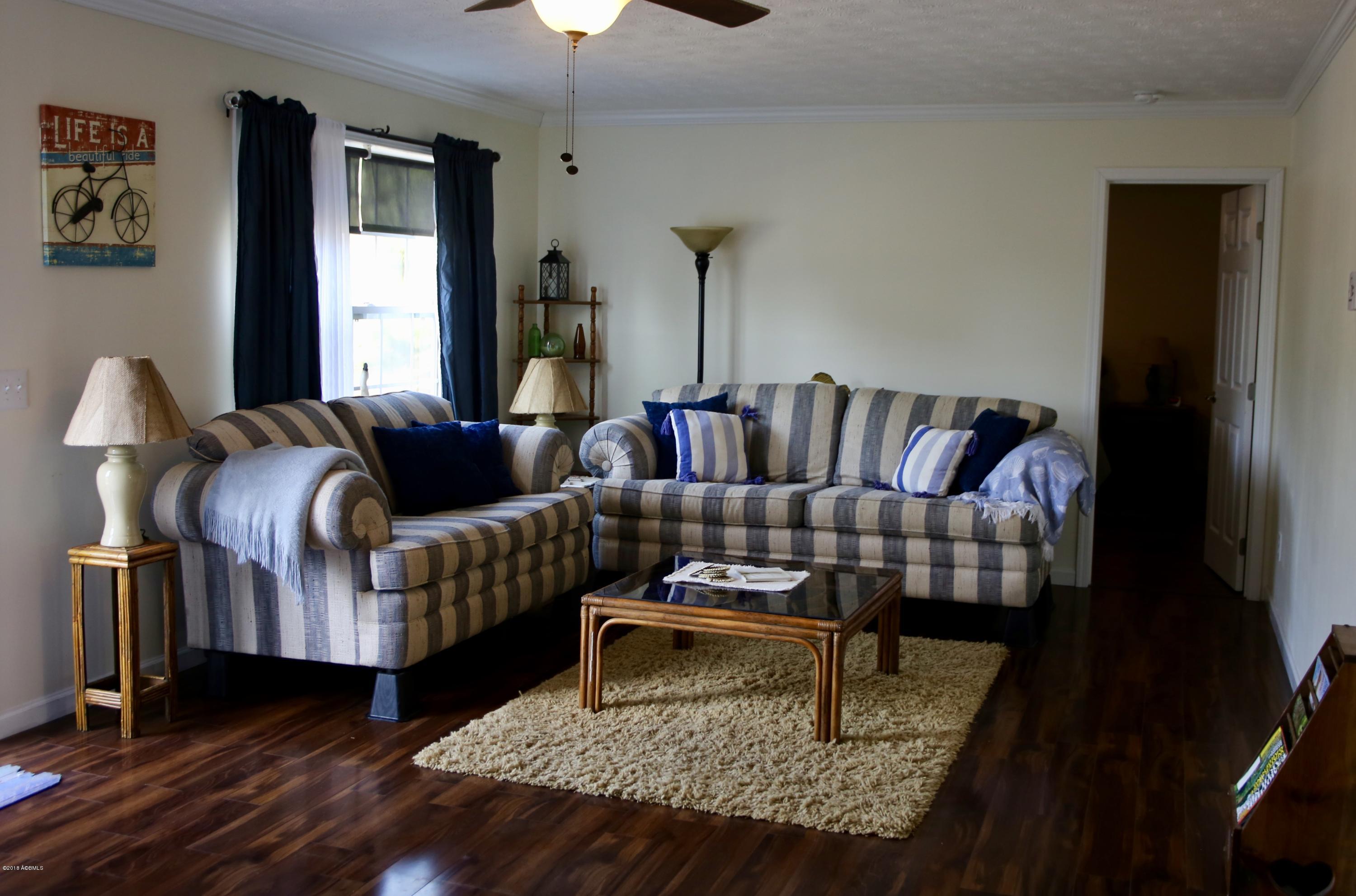 9 View Point Circle St. Helena Island, SC 29920 - Photo 13 of 36 Living Room Right side