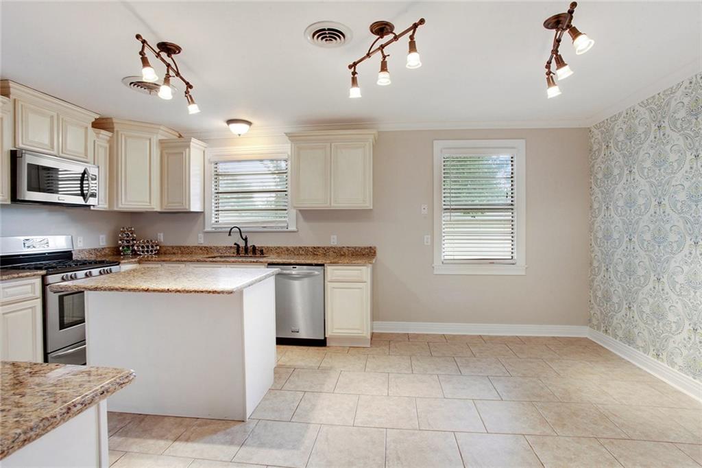 8924 Camille Court River Ridge, LA 70123 - Photo 3 of 16
