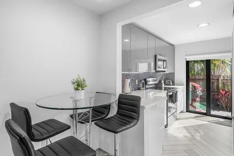 $1,595,000 | 215 North Swinton Avenue, Delray Beach, FL 33444