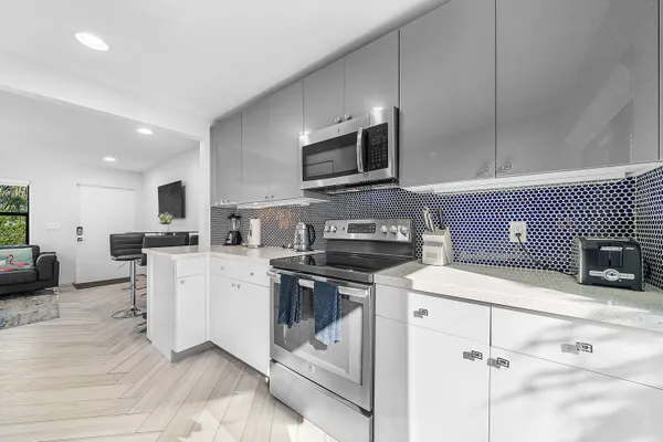 $1,495,000 | 215 North Swinton Avenue, Delray Beach, FL 33444