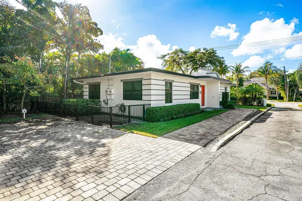$1,495,000 | 215 North Swinton Avenue, Delray Beach, FL 33444