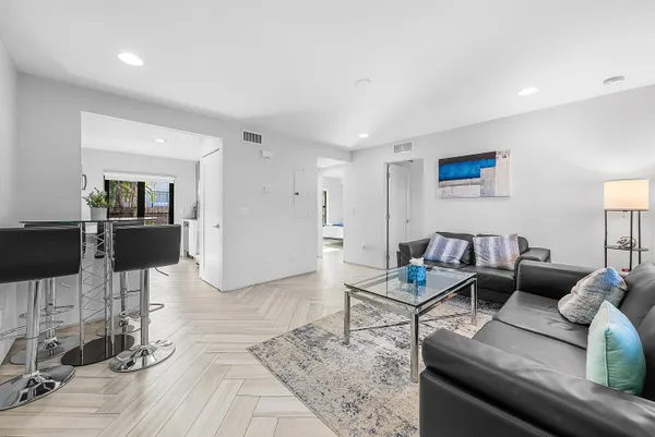 $1,495,000 | 215 North Swinton Avenue, Delray Beach, FL 33444