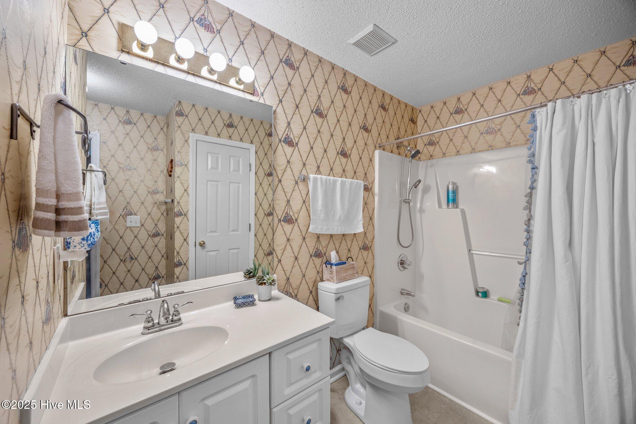 515 Spring Forest Road, Unit C Greenville, NC 27834 - Photo 19 of 24 Hall Bath