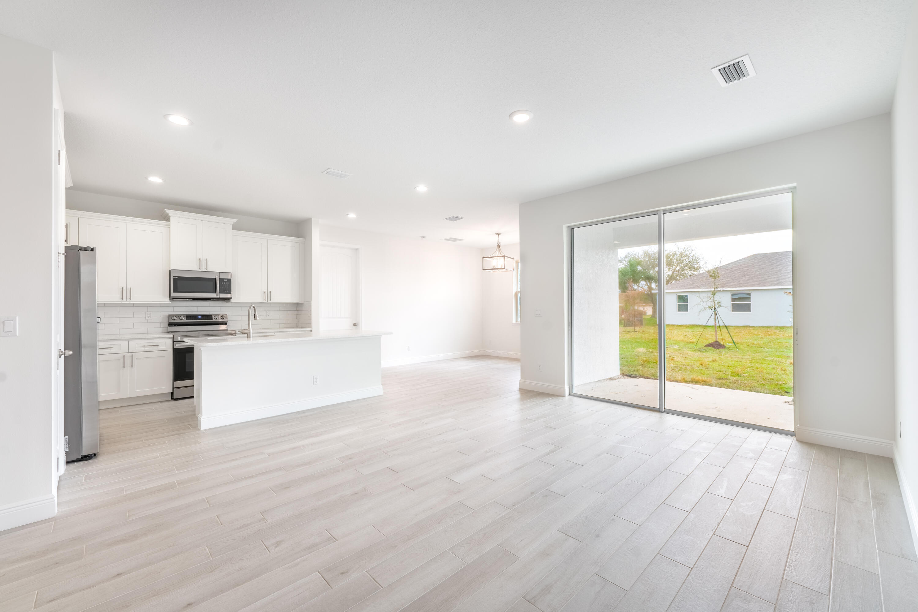 7505 Sebastian Road Fort Pierce, FL 34951 - Photo 6 of 19 DSC09705-HDR