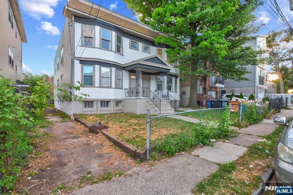 22 Edwin Place Newark, NJ 07112 - Photo 4 of 50